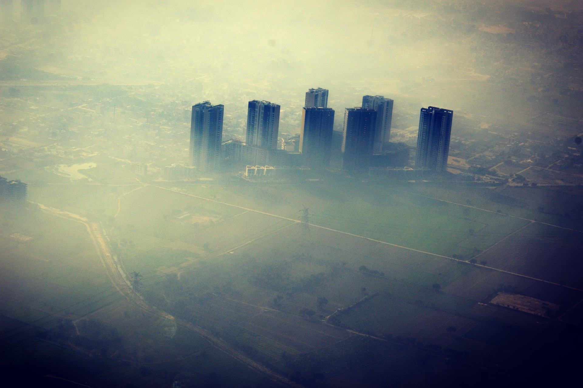 The Economics of Air Pollution: The Costs and Benefits of Reducing Pollution